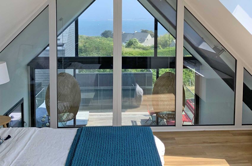 chambre en mezzanine avec vue mer