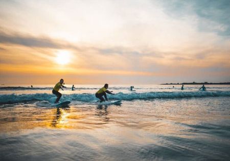 le spot de surf qui attire des passionnés de glisse