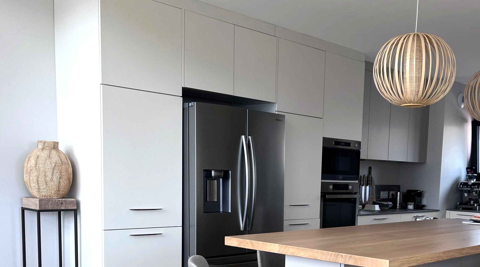 superbly equipped kitchen with storage space