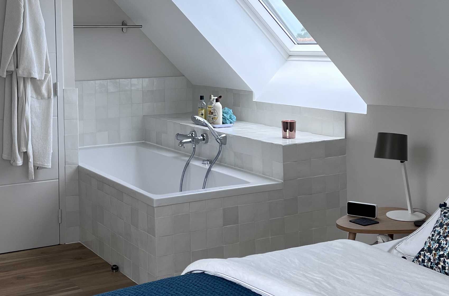 baignoire sous fenêtre